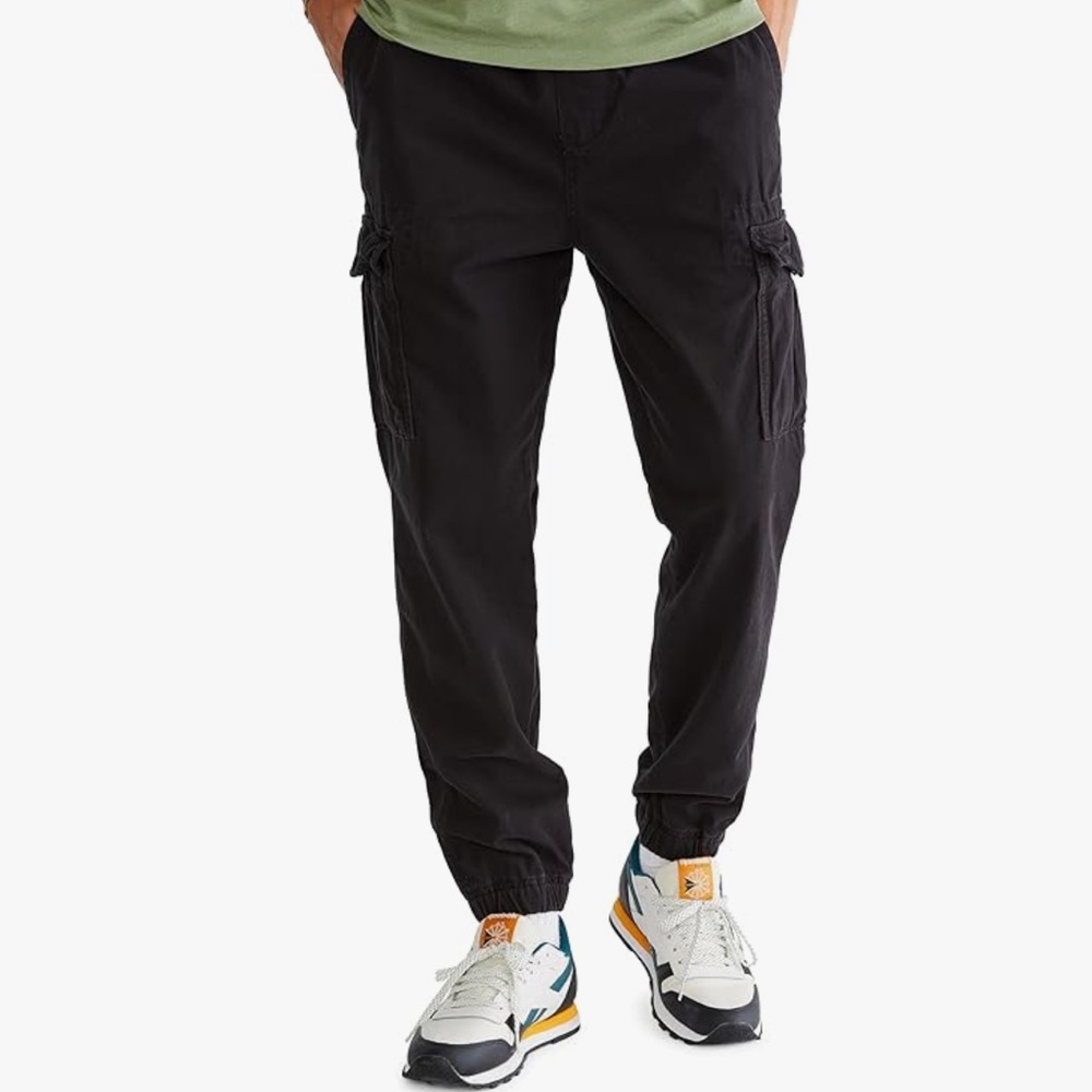 Men’s Aeropostale Cargo Joggers.  Size small.
